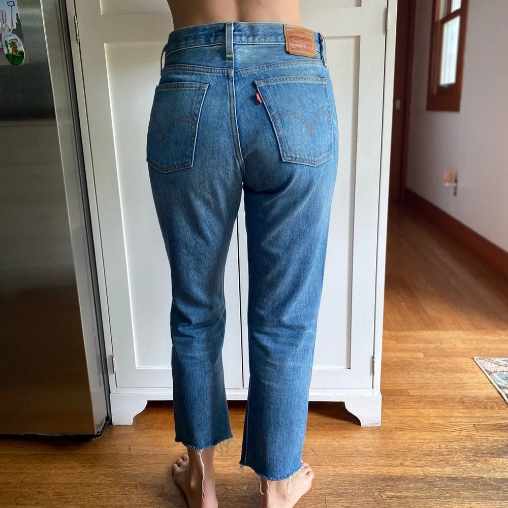 Selling my favorite Levi’s Wedgie Straight jeans. - Picture 2 of 3